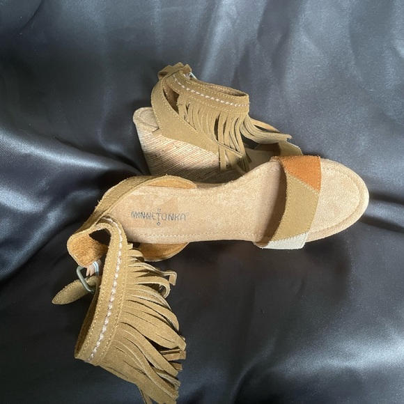 Minnetonka Women's Size 8 Brown Isabel Fringe Cork Wedge Suede Sandals - Picture 5 of 5